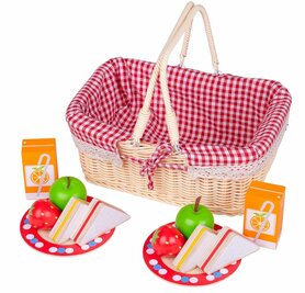 Picknickmandje met etenswaren